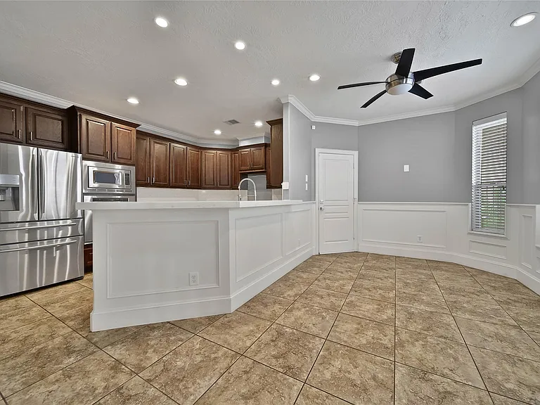 1406 Nashua St — Photo 3