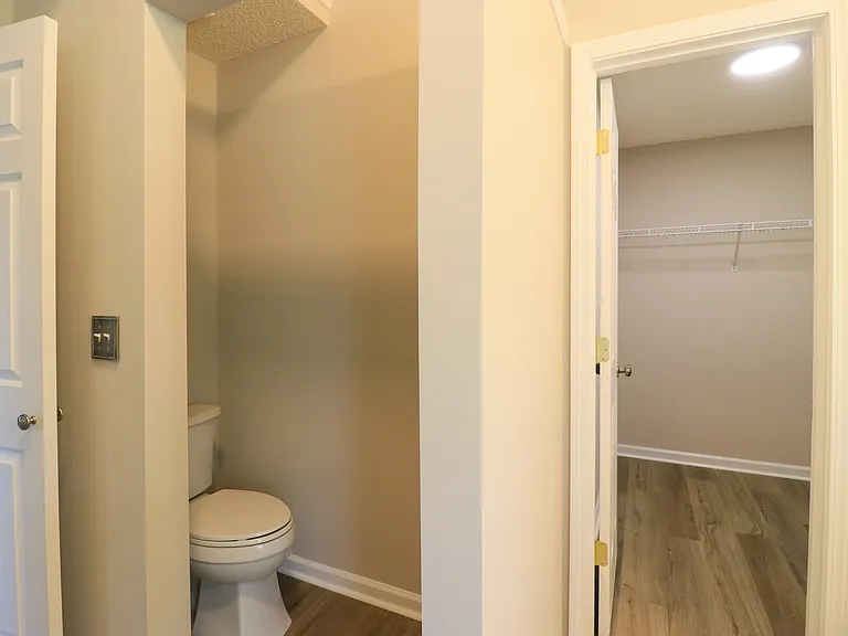 220 Loskin Ln — Photo 13