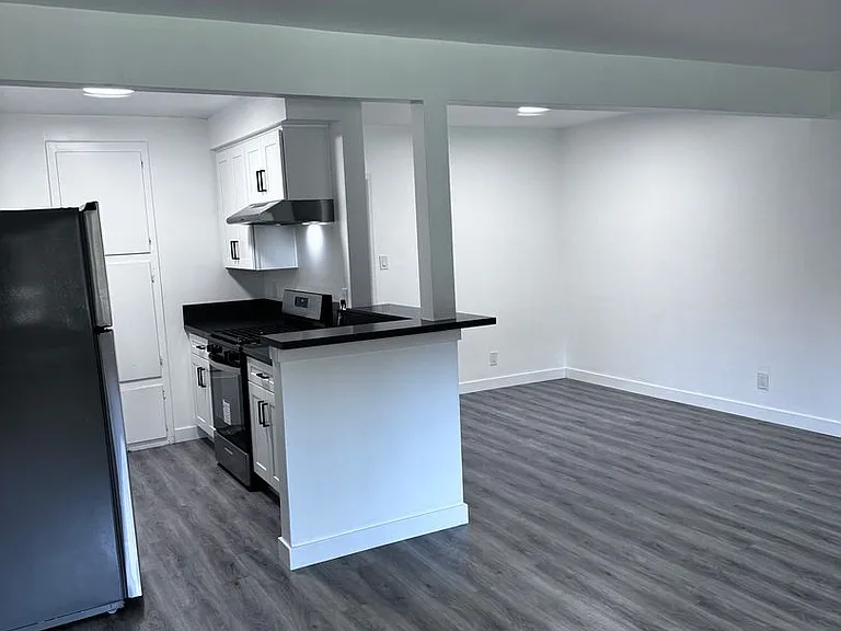 128 E Wakefield Ave. — Photo 9