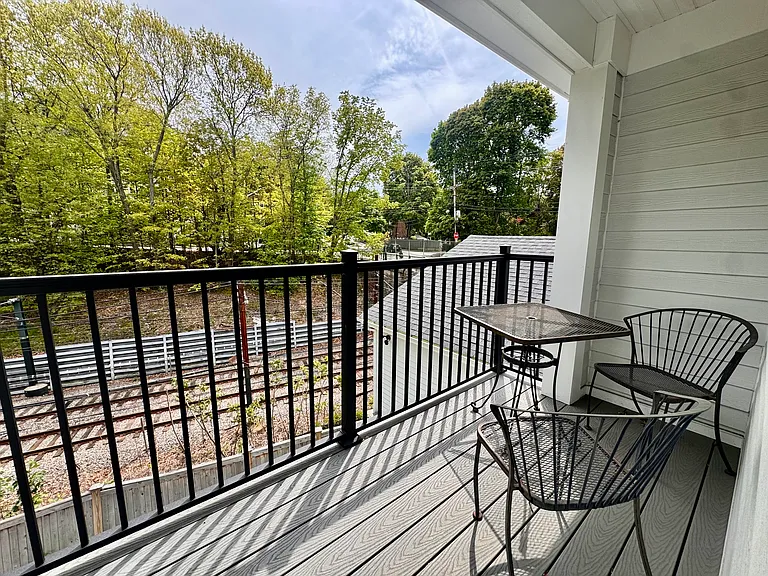 101 Sumner Rd — Photo 25