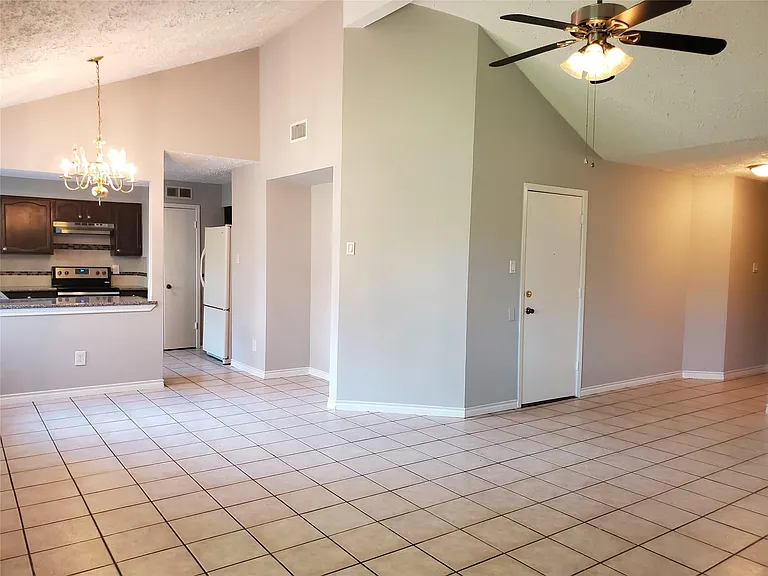 16315 Thistleglen Dr — Photo 2