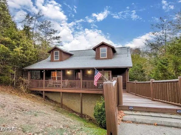 1960 Oakmont Dr, Sevierville, TN 37876