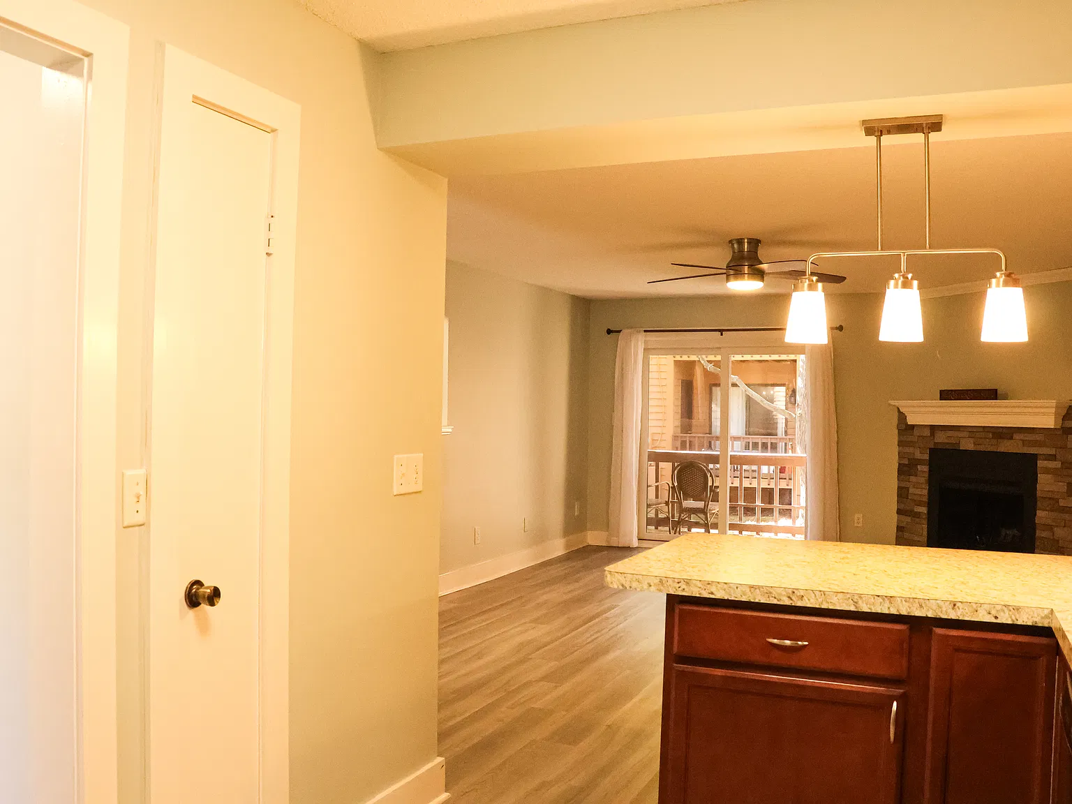 2 bed, 1146 sqft, $2,000 — Photo 4