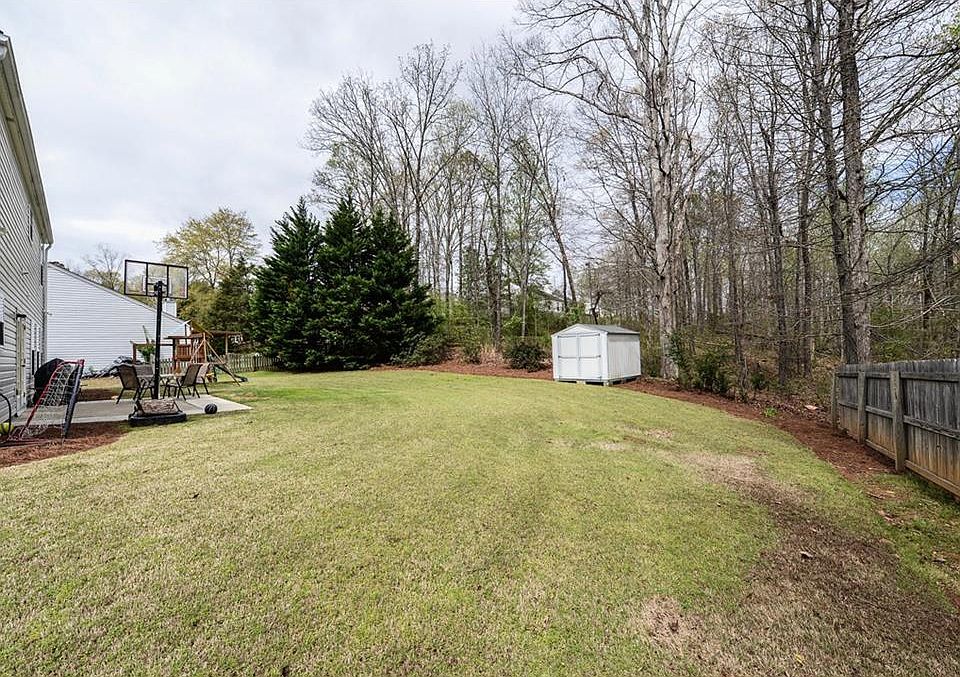 2nd image of 8440 River Hill Commons Dr