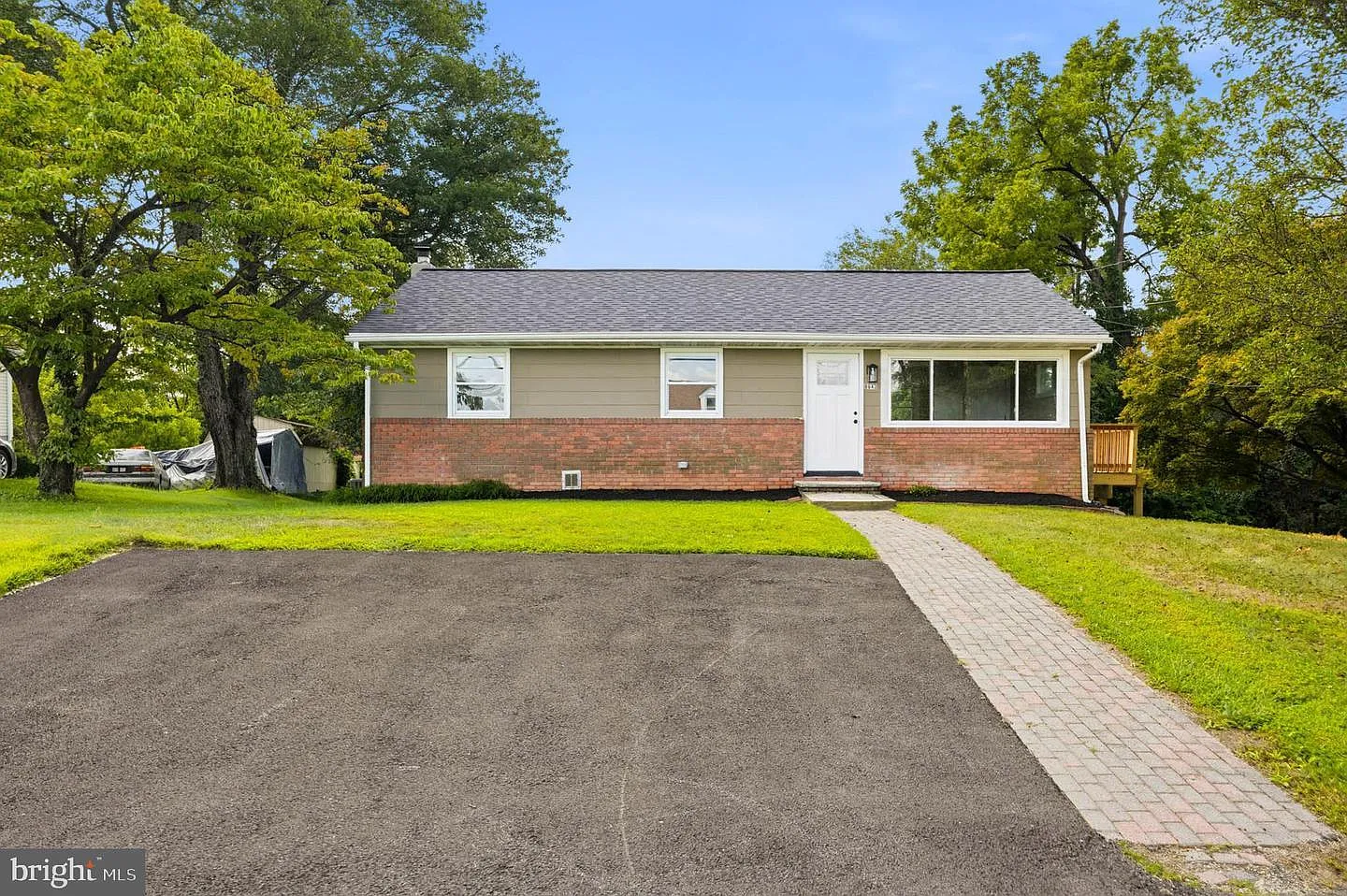 4 bed, 2362 sqft, $3,500 — Photo 4