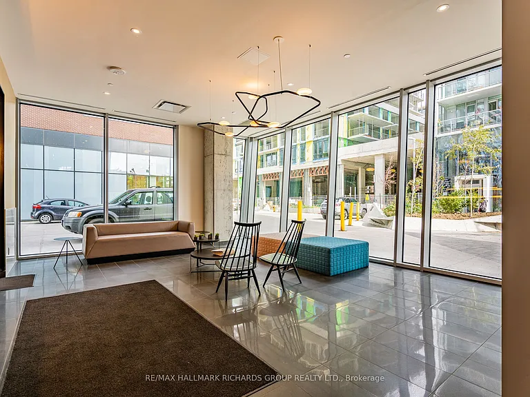 665 Queen St E #401 — Photo 18