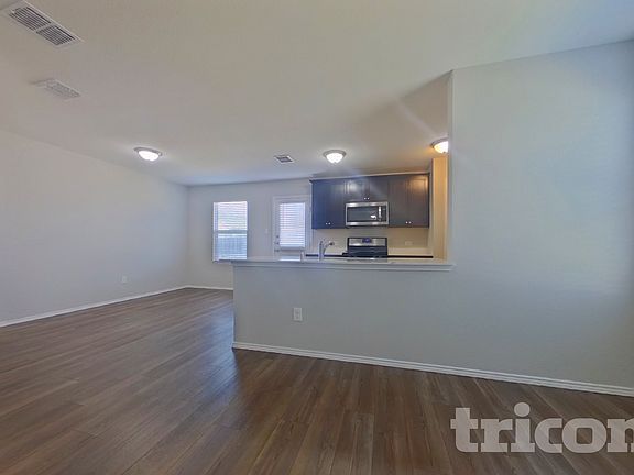 3rd image of 460 Blue Crow Ln