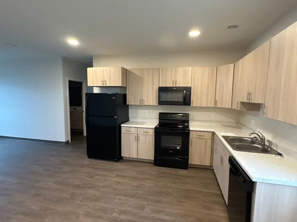1925 N Redding Ave, Windom, MN