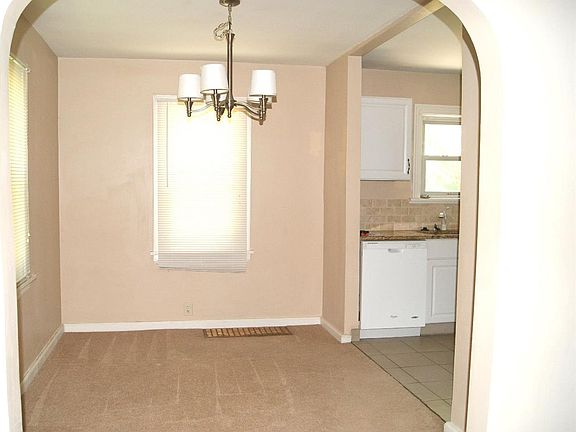 3rd image of 5708 Luhn Ave