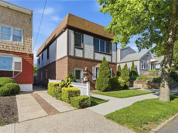 125-11 7th Ave, College Point, NY 11356
