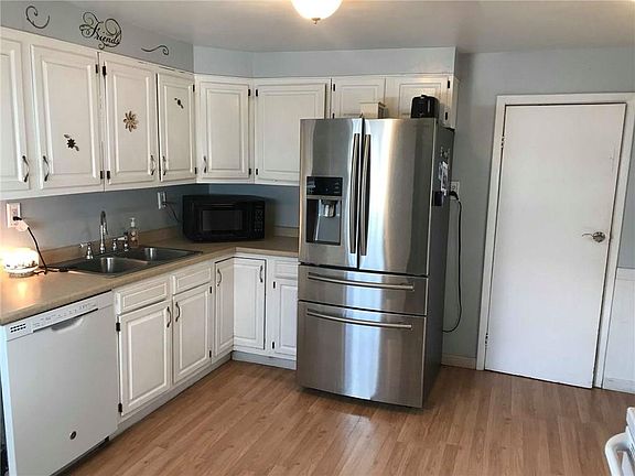 2nd image of 10037 Main St