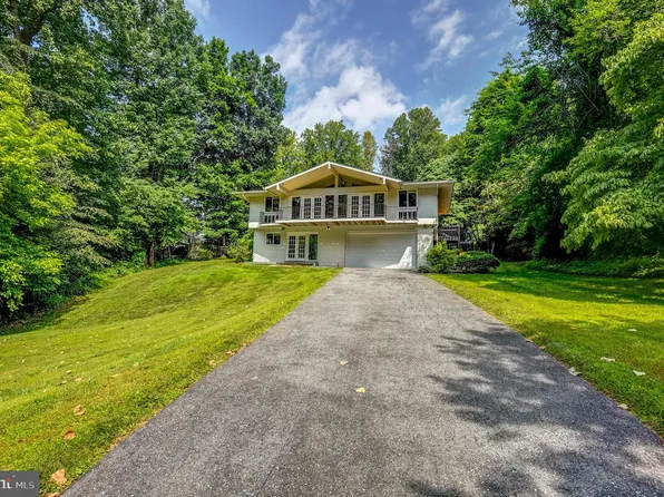 6900 Heatherhill Rd, Bethesda, MD 20817