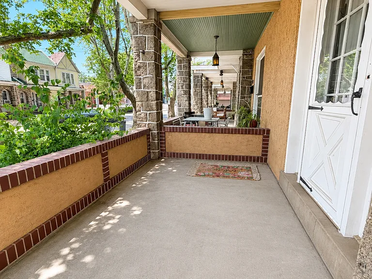 519 N Saint George St — Photo 2