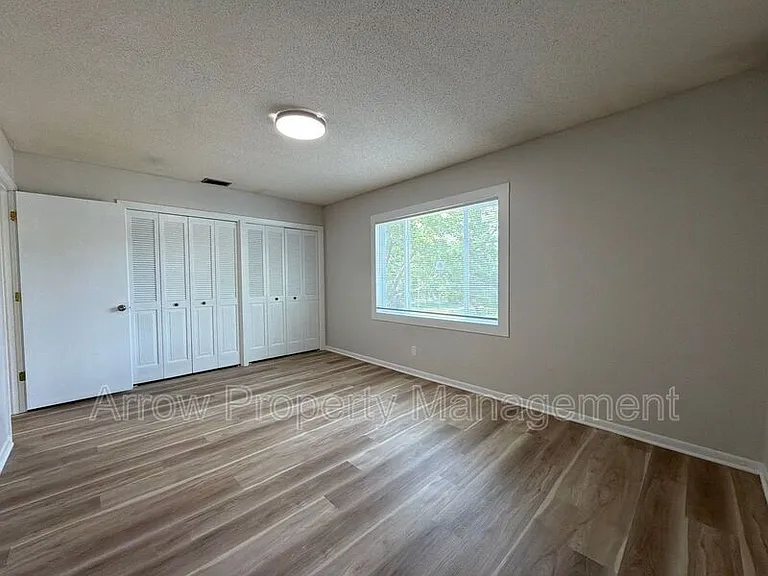515 N 13th St #301 — Photo 7