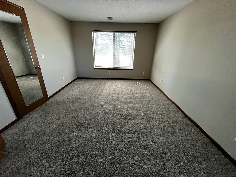 709 Fieldstone Ct #19 — Photo 12
