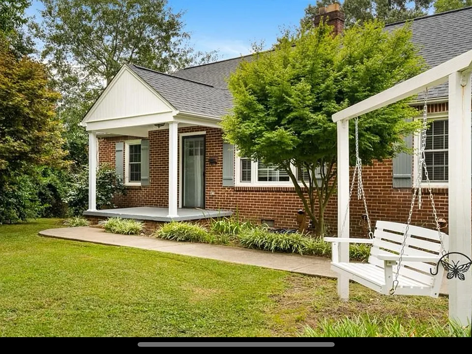 303 W Fredericks St
