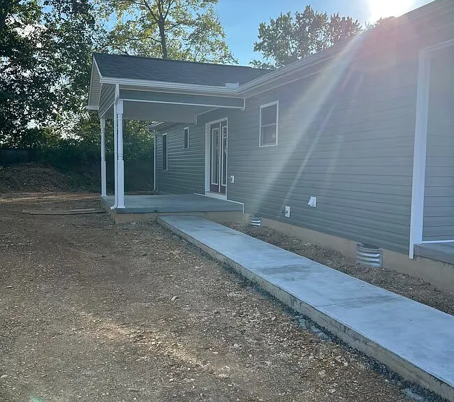 96 Hanshew Ln — Photo 2