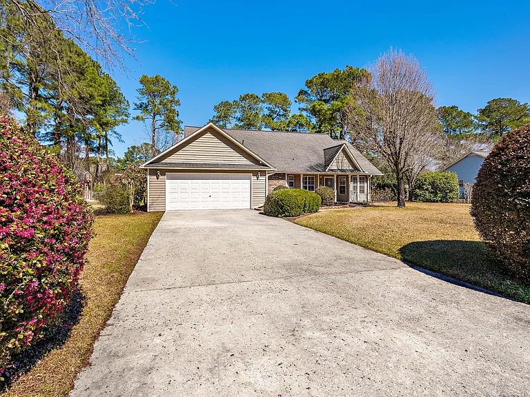 3338 Pinewood Dr — Photo 2
