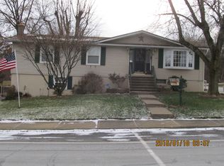 325 Oak St, Taylor, PA 18517