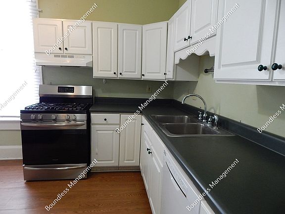 5th image of 742 Lake Ave NE