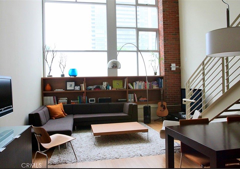 1st image of 1130 S Flower St APT 110