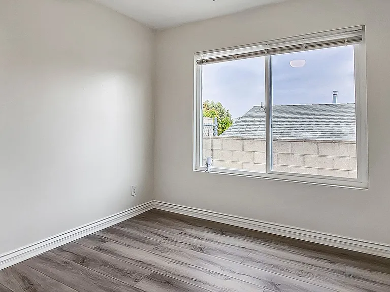 8547 Drayer Ln — Photo 12