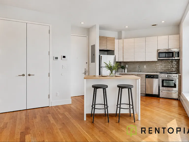 25 Skillman Ave #402C — Photo 2