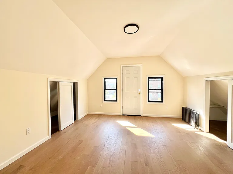 2238 Benson Ave #2F — Photo 1
