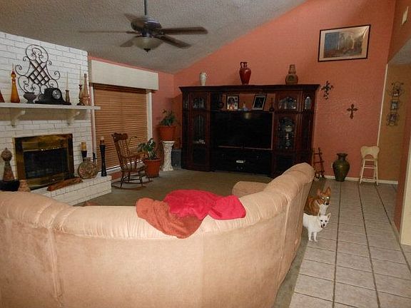 2nd image of 411 Alamogordo Dr