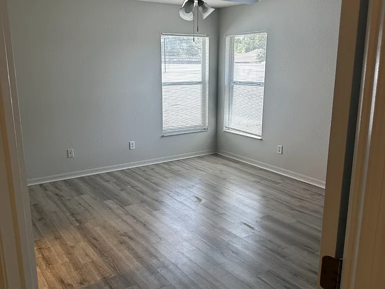 1138 Stratton Ave — Photo 9