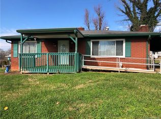 305 Rockyford St, Morganton, NC 28655