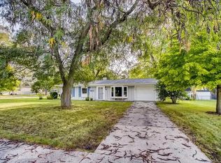 4 Curtmar Ct, Montgomery, IL 60538