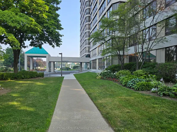 330 Mill St S #908, Brampton, ON L6Y 3V3