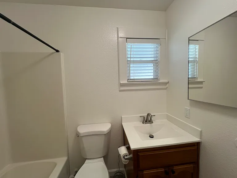 1443 Parker Ave — Photo 16