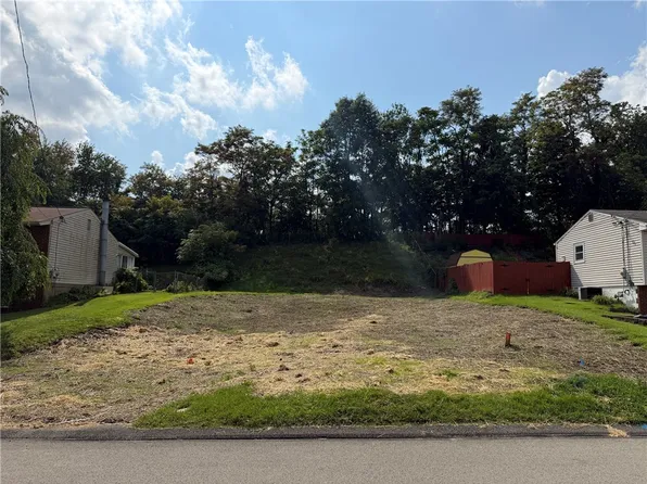 4933 Havana Dr, Pittsburgh, PA 15239