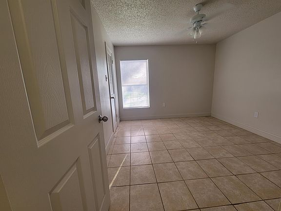 4th image of 3840 Bowline Cir #201-1
