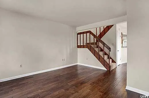 221 N Duke St #F — Photo 4