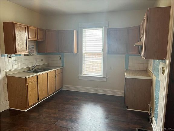 3rd image of 1310 Carlisle Ave