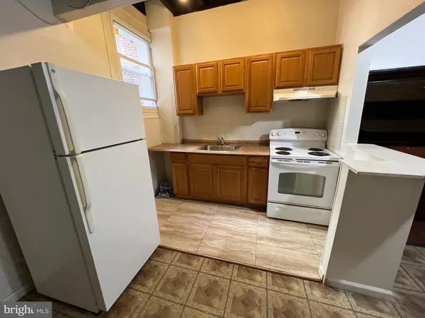 1709 W Montgomery Ave, Philadelphia, PA