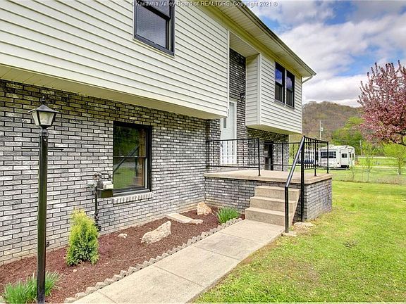 5th image of 36 Kindeal Dr