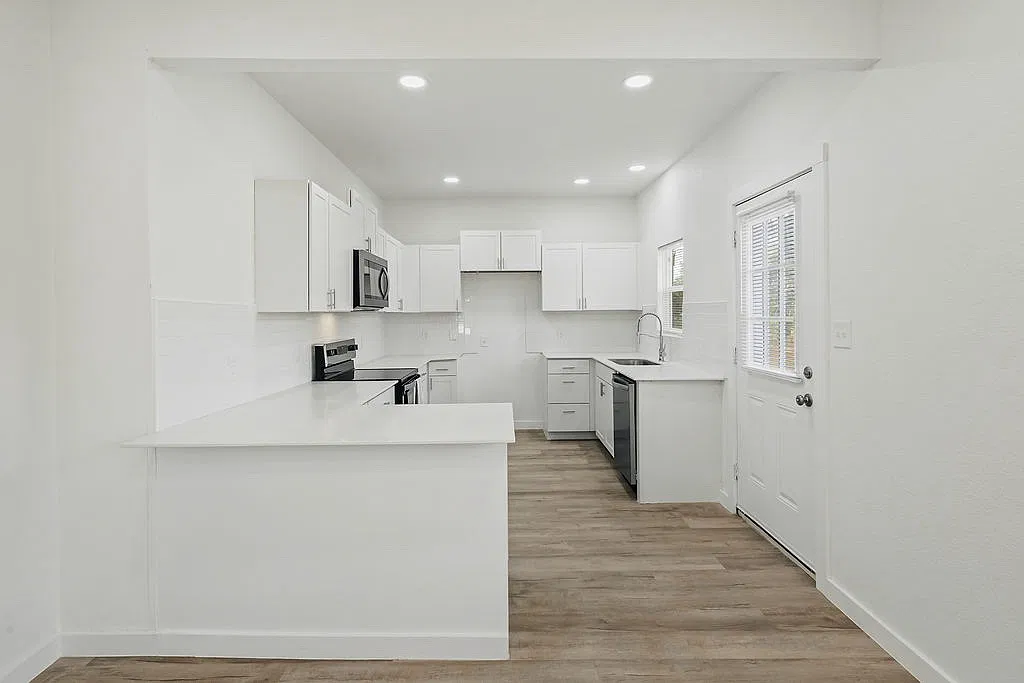 2 bed, $1,295 — Photo 4