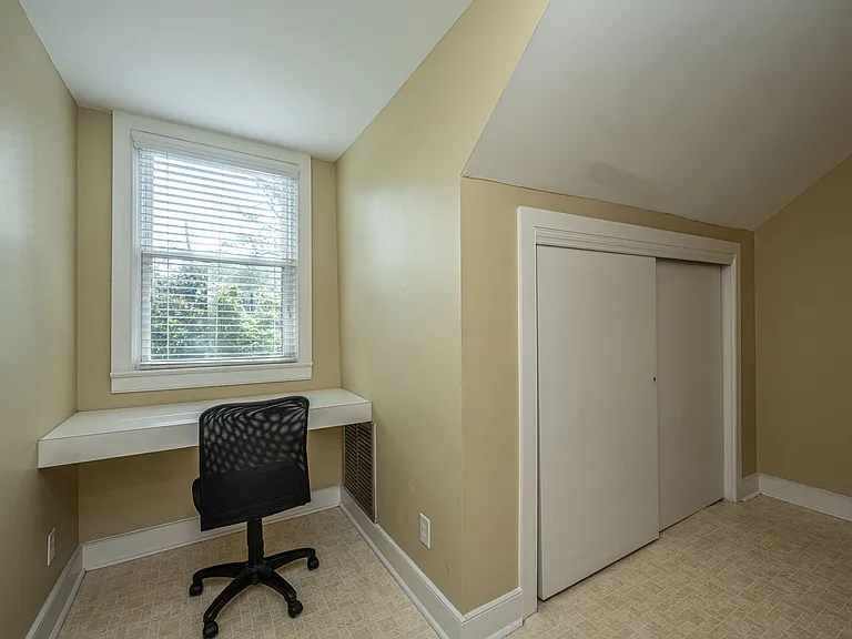 685 Folly Rd — Photo 32