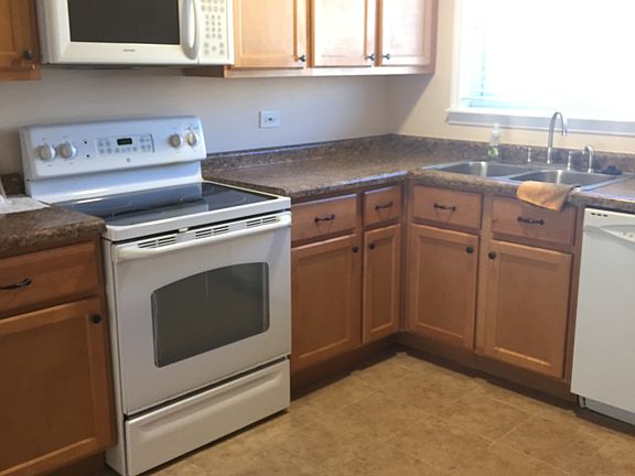 3rd image of 9360 Bay Colony Dr #1