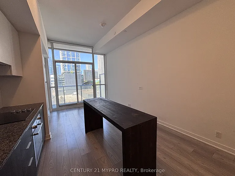 120 Parliament St #601 — Photo 6