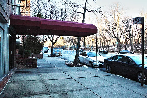Rented by Moda Realty | media 23