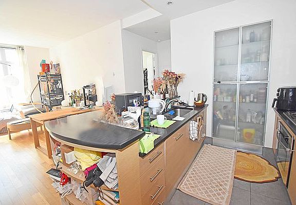 4th image of 325 5th Ave APT 15G
