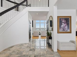 7041 Kenmare Dr, Bloomington, MN 55438