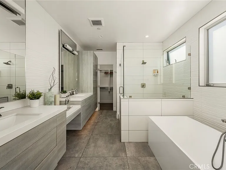 4405 Channel Pl — Photo 33