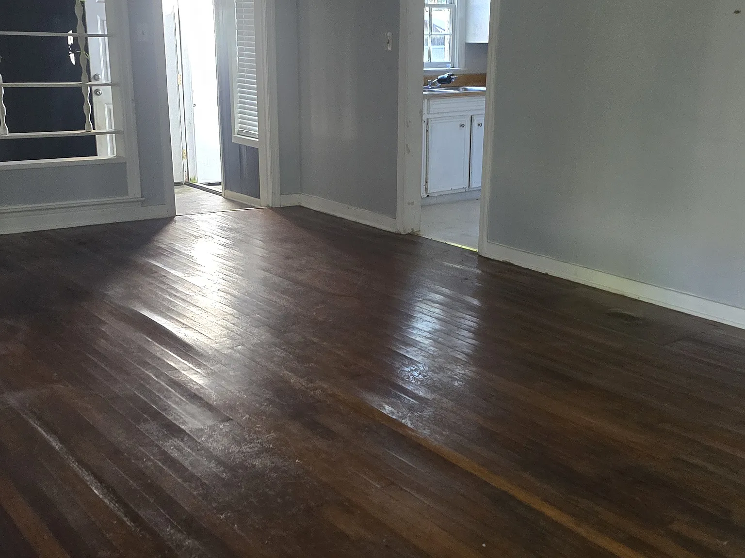3 bed, 1.5 bath, 1380 sqft, $1,100 — Photo 4