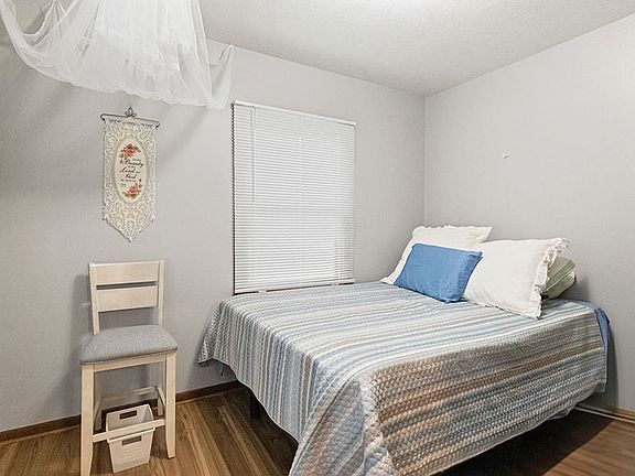 5th image of 3346 34th St SW